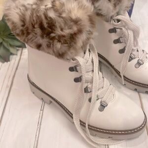 White Mountain Boots/ 7 1/2 with Box